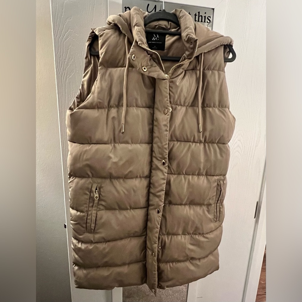New York & Company Oversized Hooded Puffer Vest Jacket